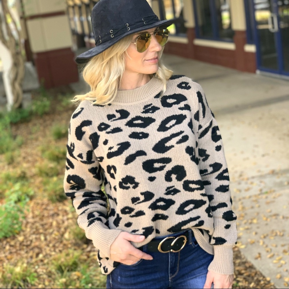✨RESTOCKED✨Camel leopard print sweater - Picture 5 of 5